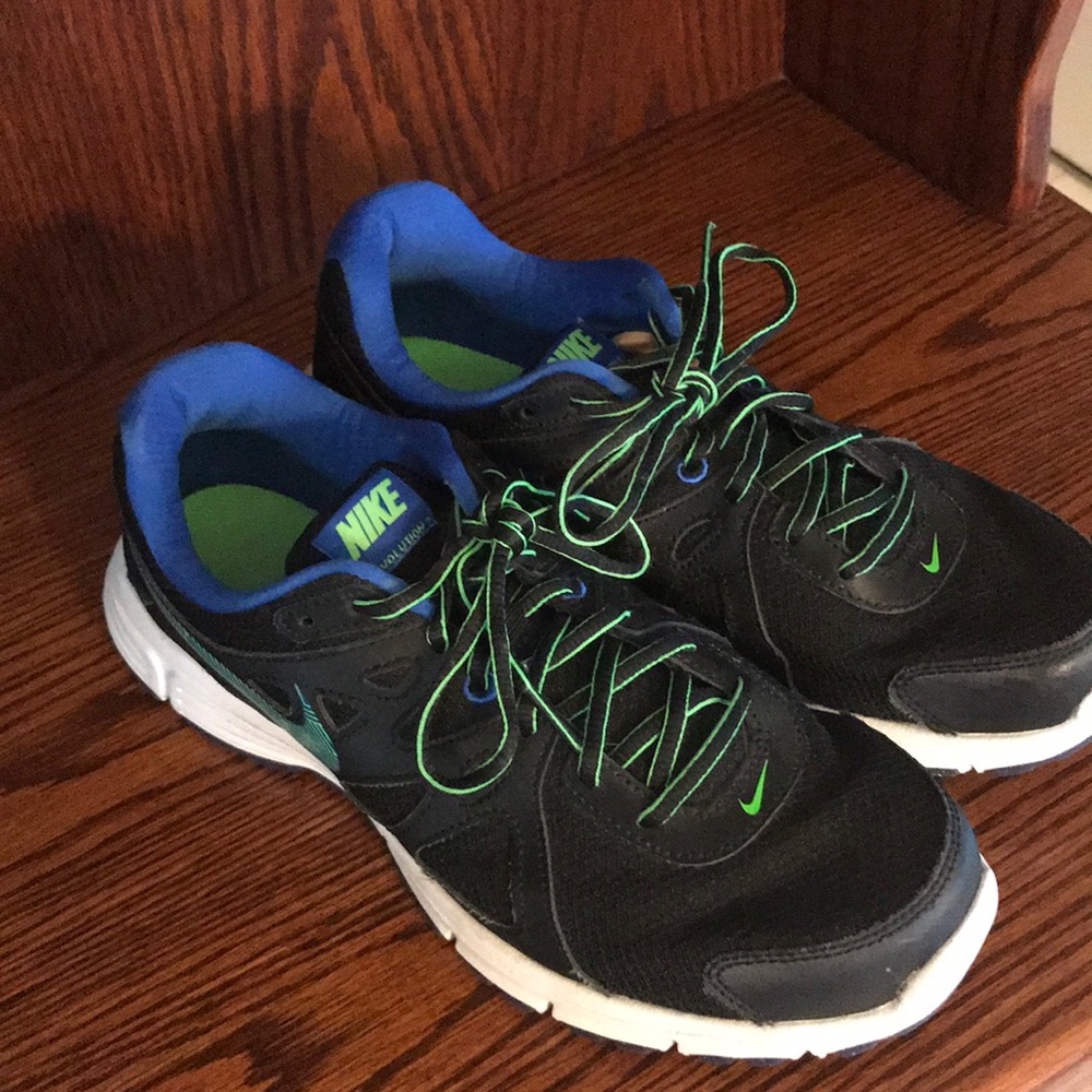 Women’s Nike Revolution 2 Running Shoes 11 M